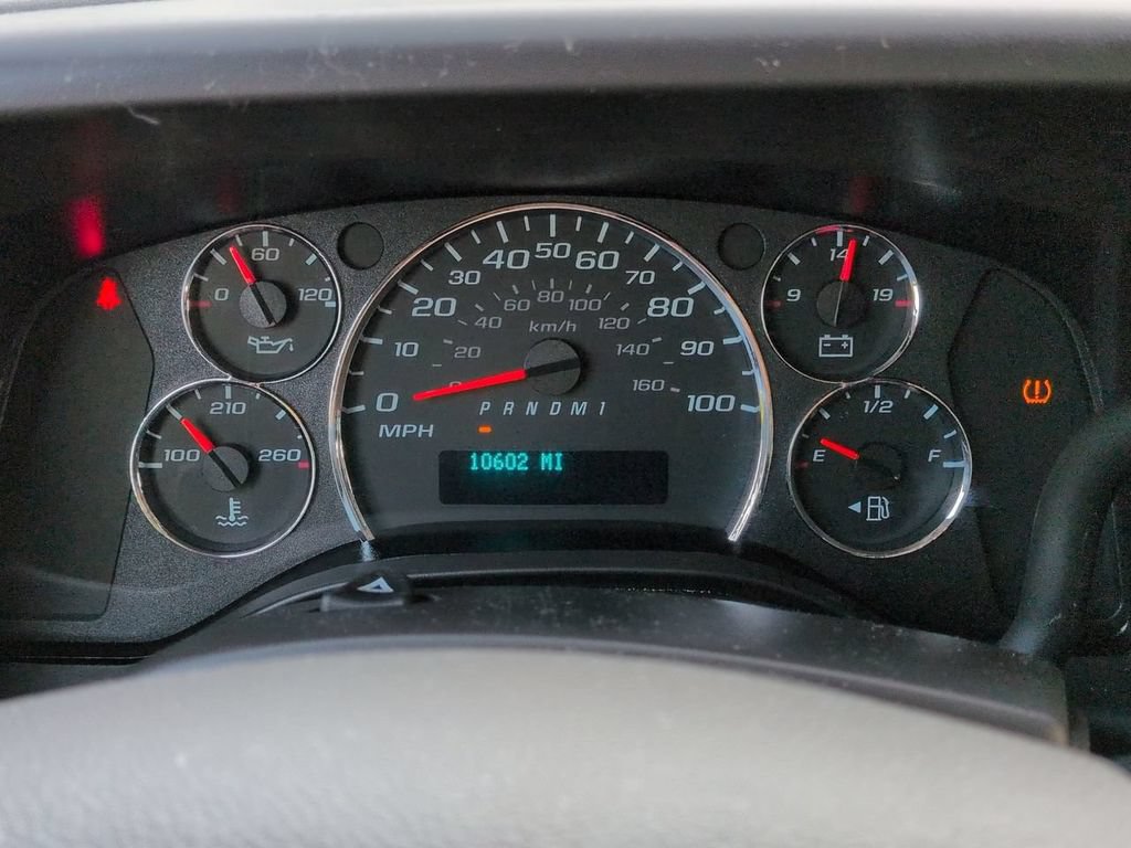 Used 2025 Chevrolet Express 2500 w/ Driver Convenience Package RWD image 25