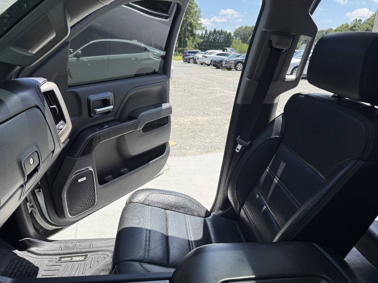 Used 2016 GMC Sierra 3500 Denali w/ Duramax Plus Package AWD/4WD image 24