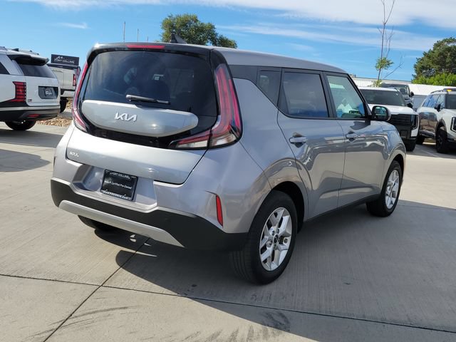 Certified 2025 Kia Soul LX w/ LX Technology Package FWD image 5