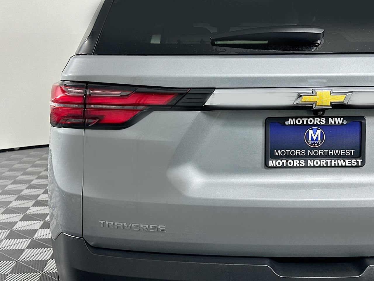 Used 2023 Chevrolet Traverse LS image 11