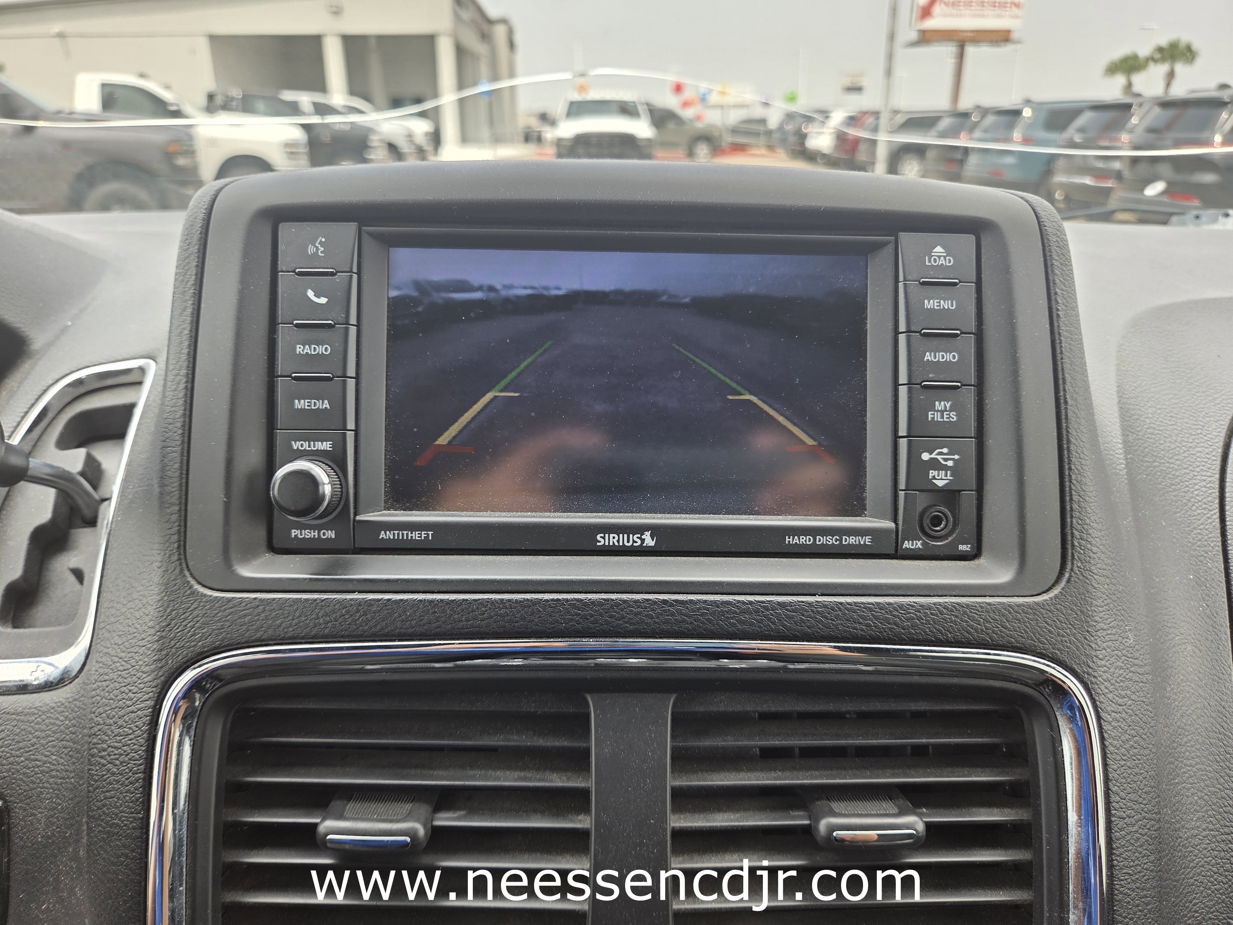 Used 2020 Dodge Grand Caravan SE FWD image 9