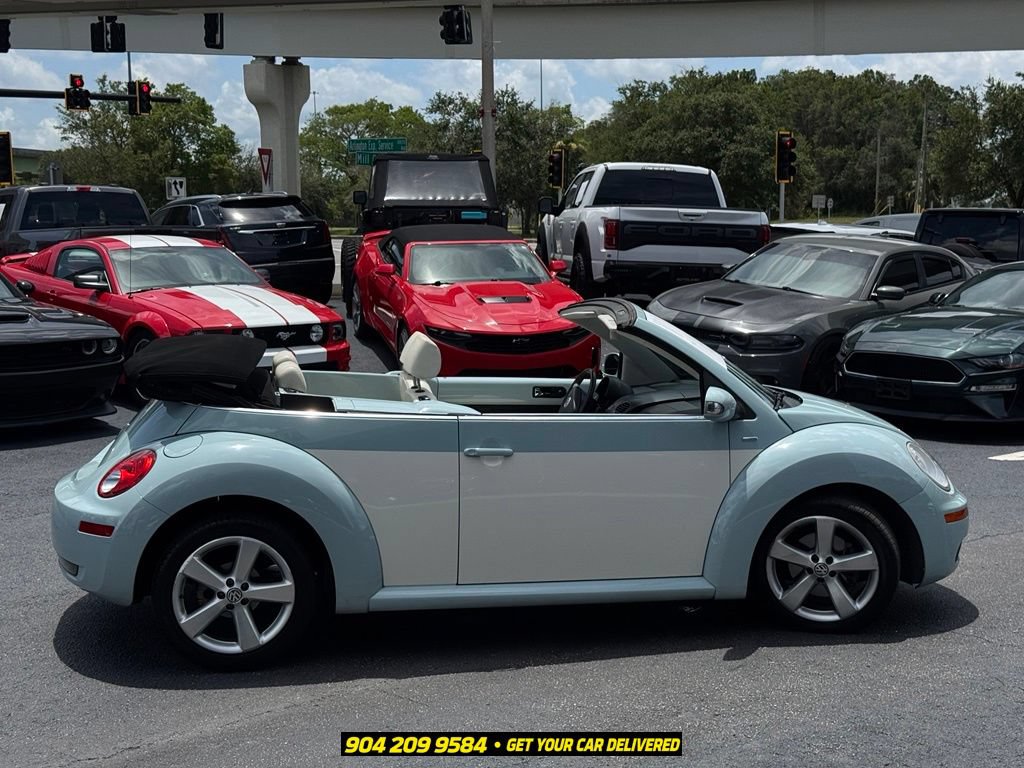 Used 2010 Volkswagen Beetle Final Edition FWD image 9