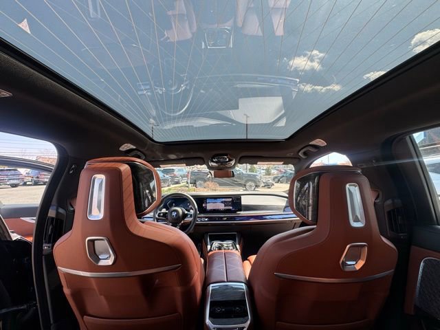 Used 2023 BMW 760i xDrive AWD/4WD image 50