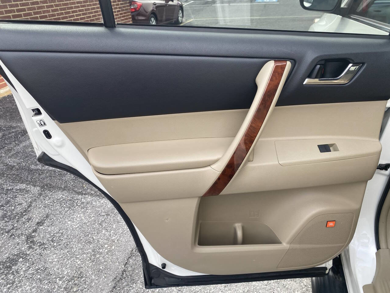 Used 2013 Toyota Highlander Limited image 13