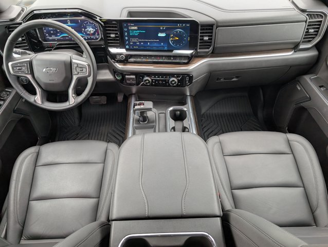 Used 2025 Chevrolet Silverado 1500 LT Trail Boss w/ Convenience Package II AWD/4WD image 5