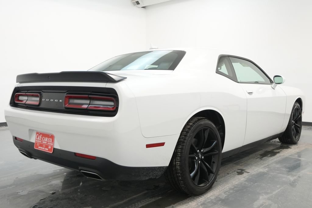 Used 2018 Dodge Challenger SXT Plus image 9