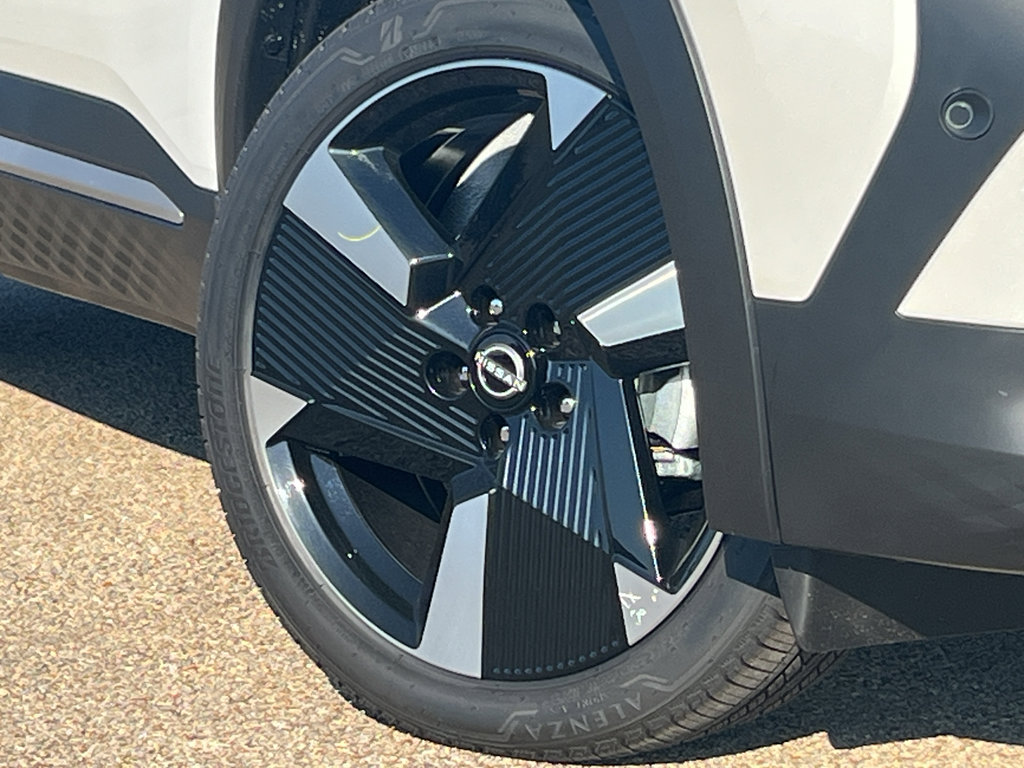 New 2026 Nissan Kicks SR w/ SR Premium Package image 2