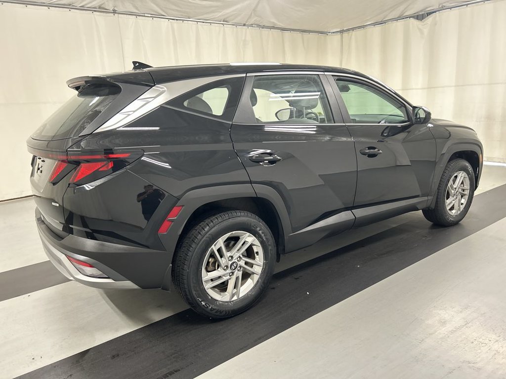 Used 2025 Hyundai Tucson SE AWD/4WD image 2