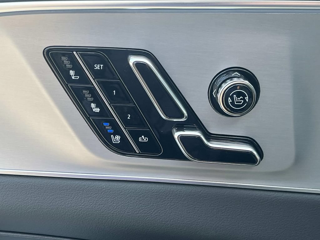 New 2027 Cadillac Lyriq Premium Luxury AWD/4WD image 23