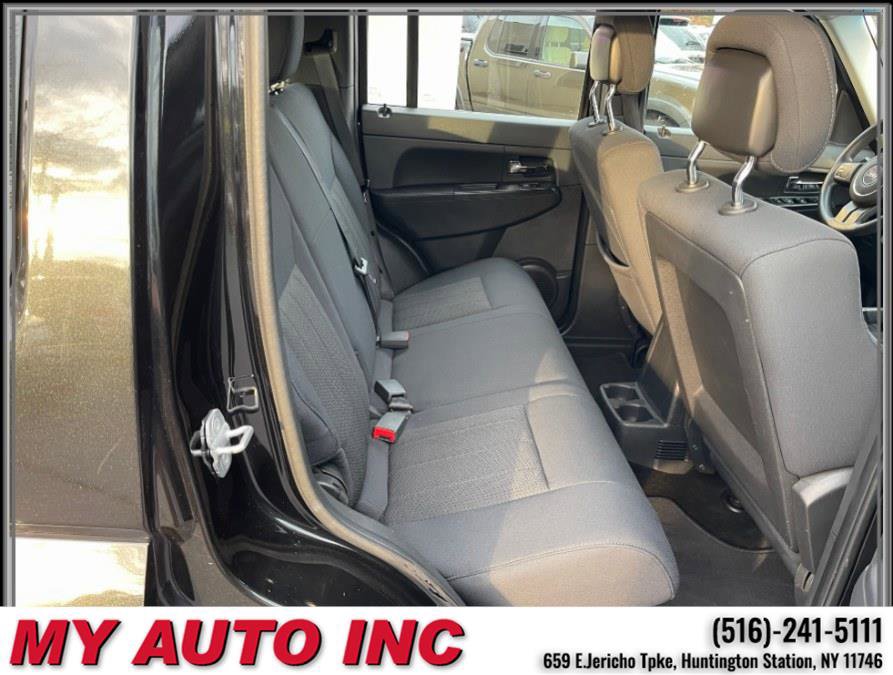 Used 2012 Jeep Liberty Sport image 26