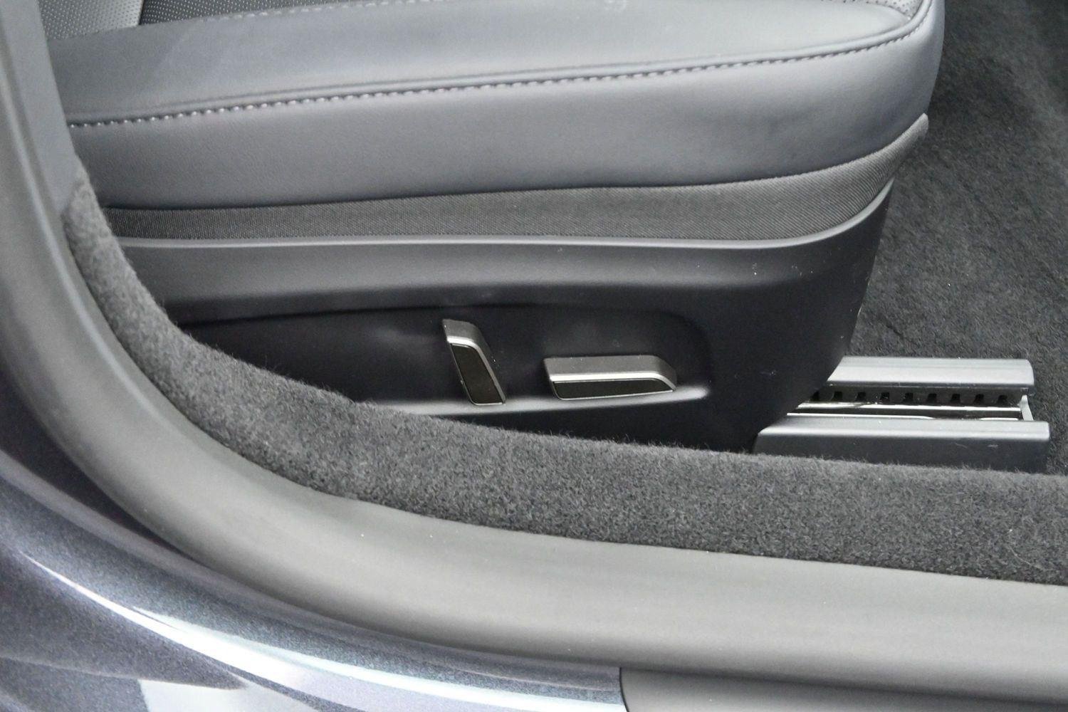 Used 2025 Tesla Model 3 Long Range RWD image 28