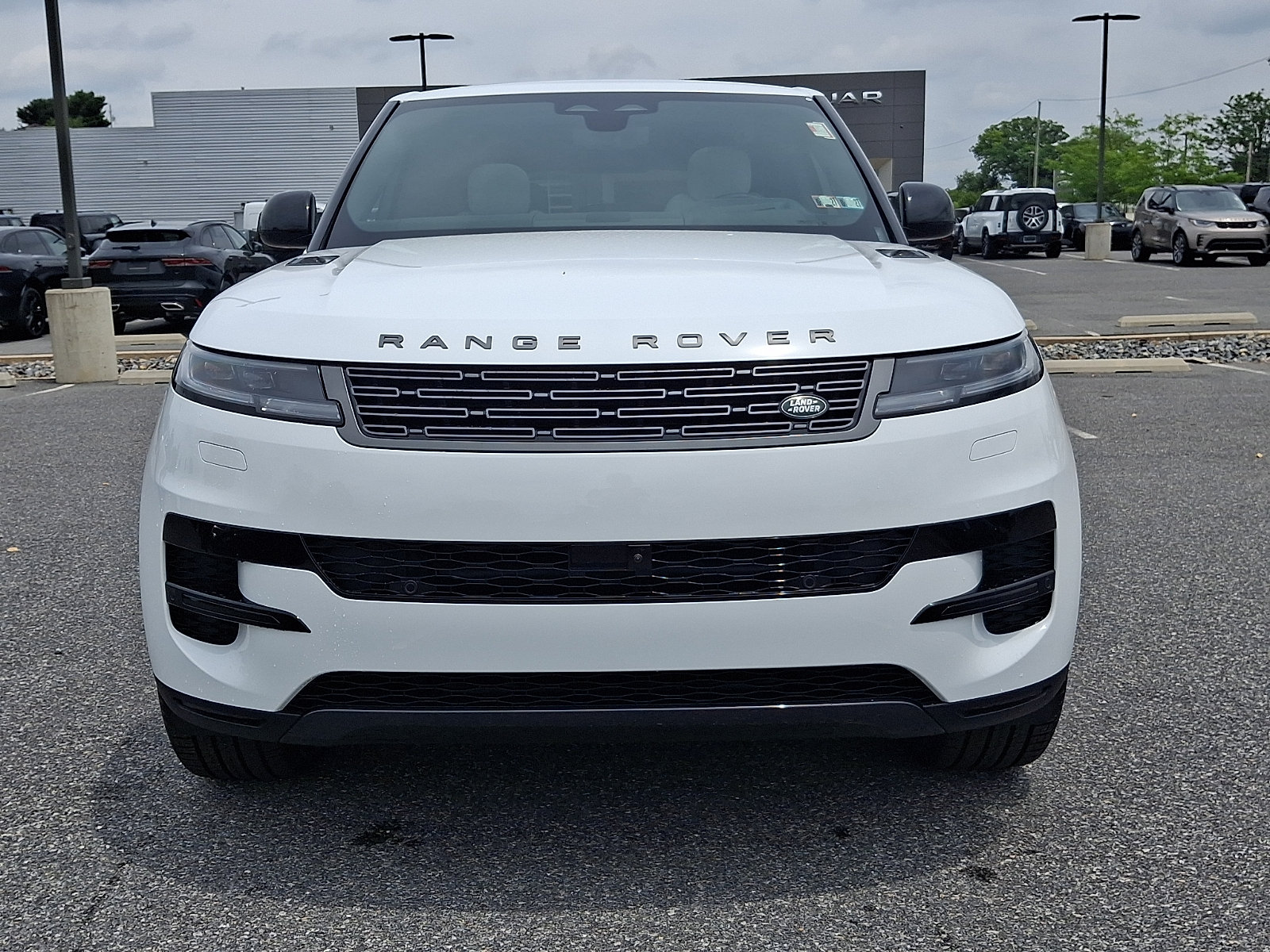 New 2026 Land Rover Range Rover Sport SE AWD/4WD image 8