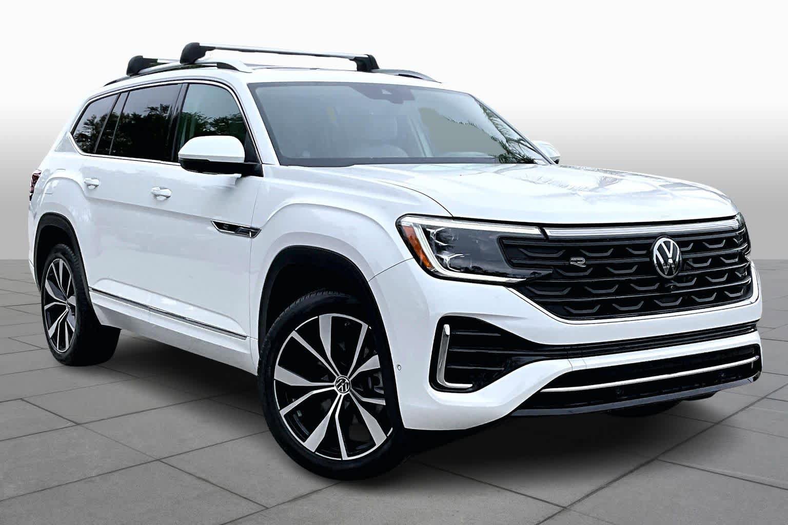 Used 2024 Volkswagen Atlas SEL Premium R-Line AWD/4WD image 4