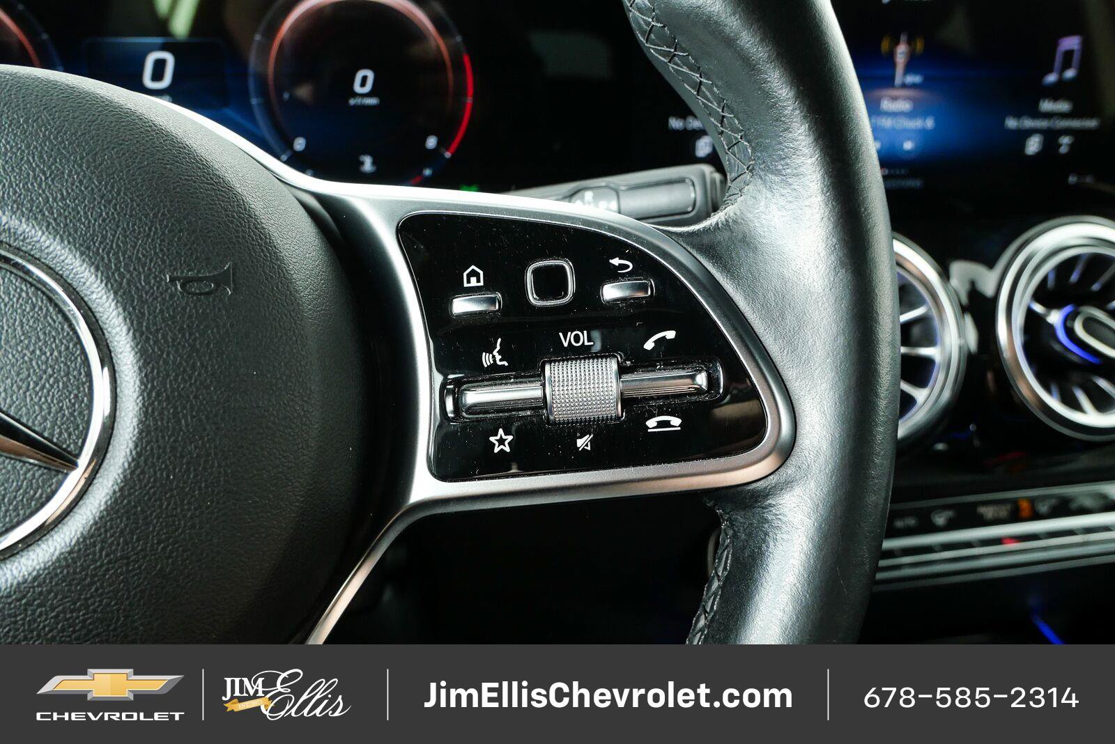 Used 2022 Mercedes-Benz GLB 250 w/ Premium Package Lite image 11