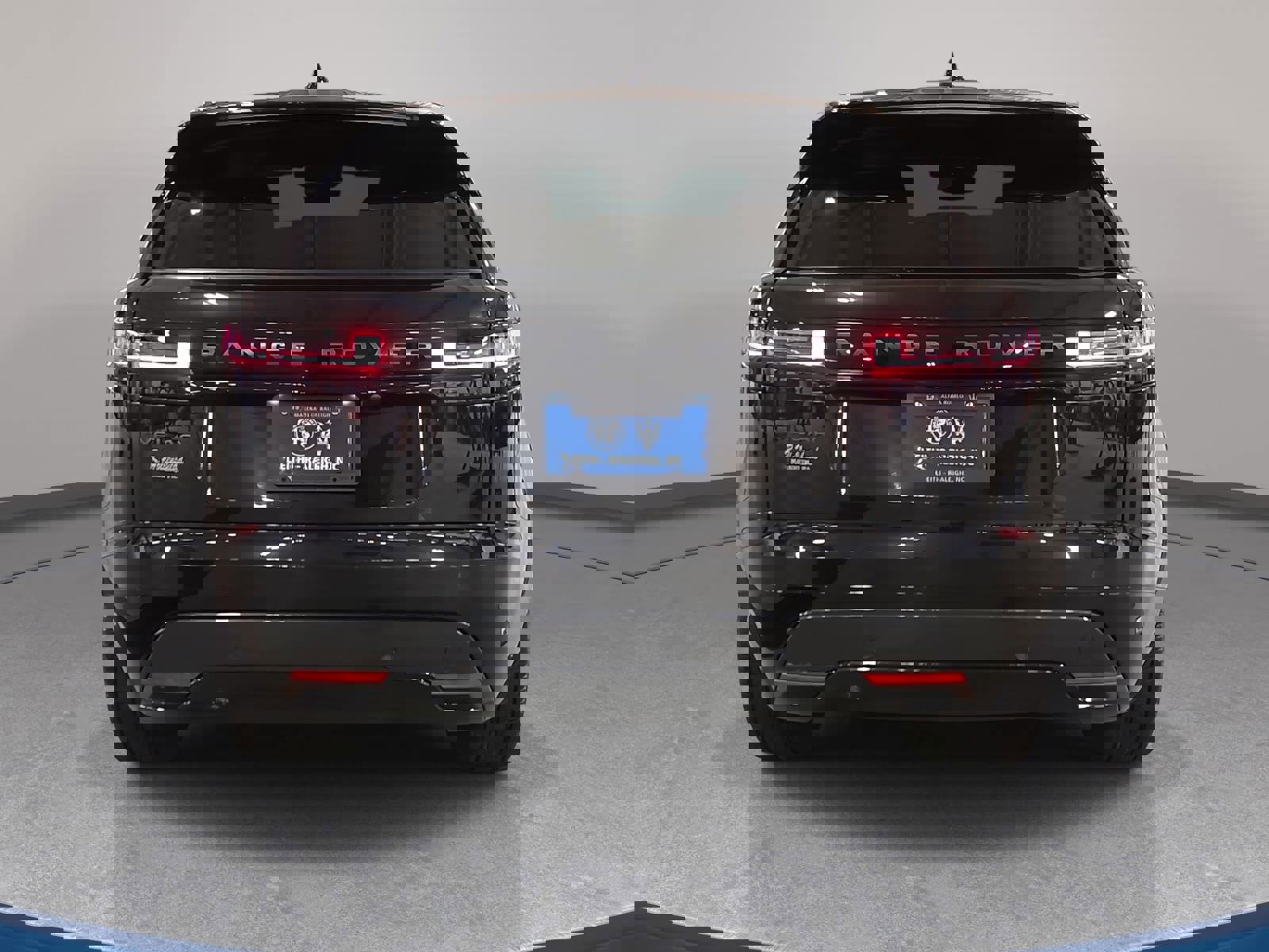 Used 2024 Land Rover Range Rover Velar Dynamic SE image 6