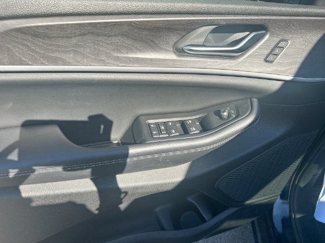 Used 2024 Jeep Grand Cherokee Limited AWD/4WD image 16