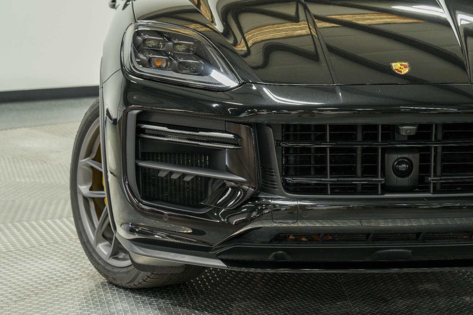 Used 2024 Porsche Cayenne Turbo GT AWD/4WD image 42