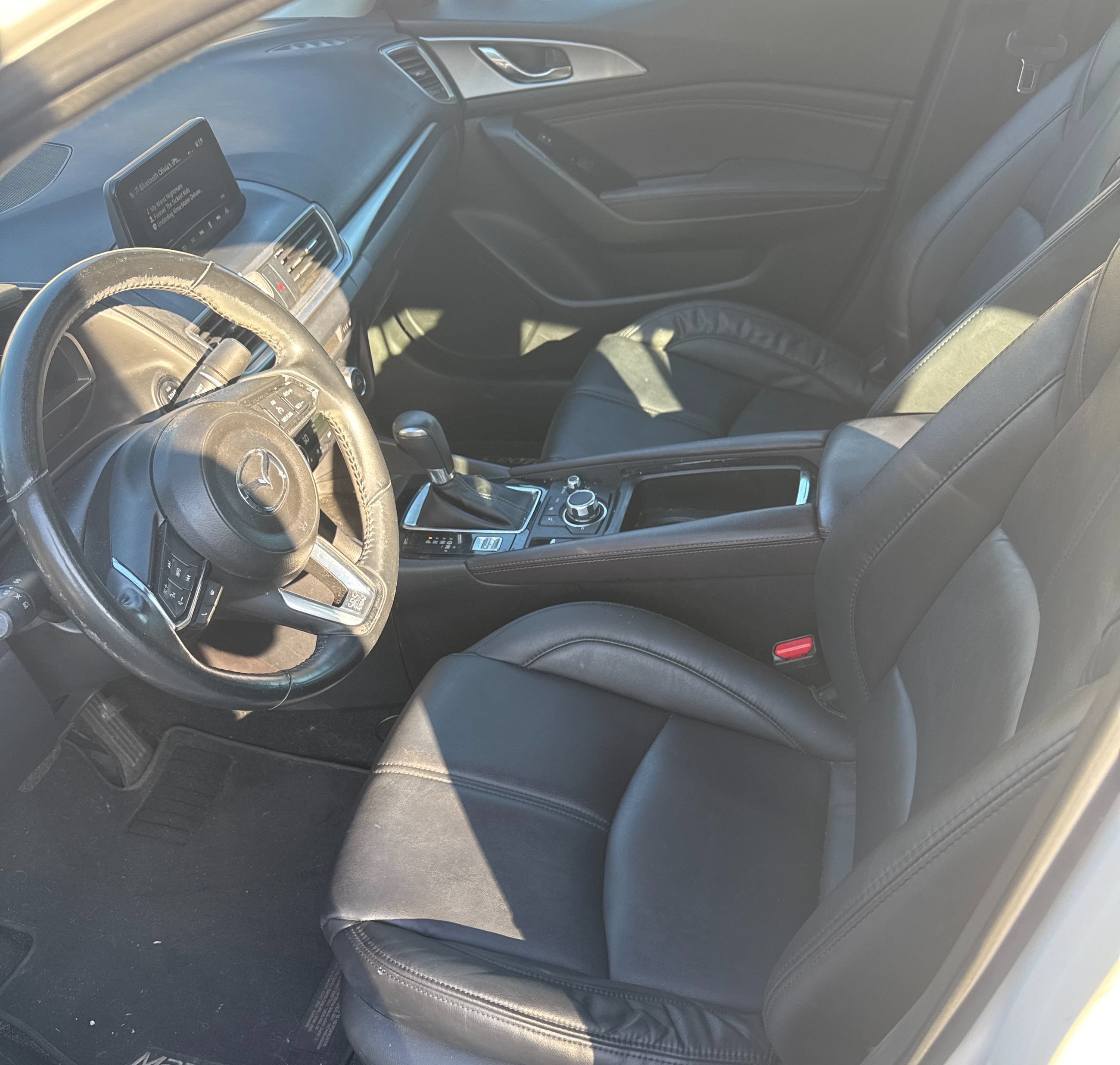 Used 2017 MAZDA MAZDA3 Touring FWD image 6