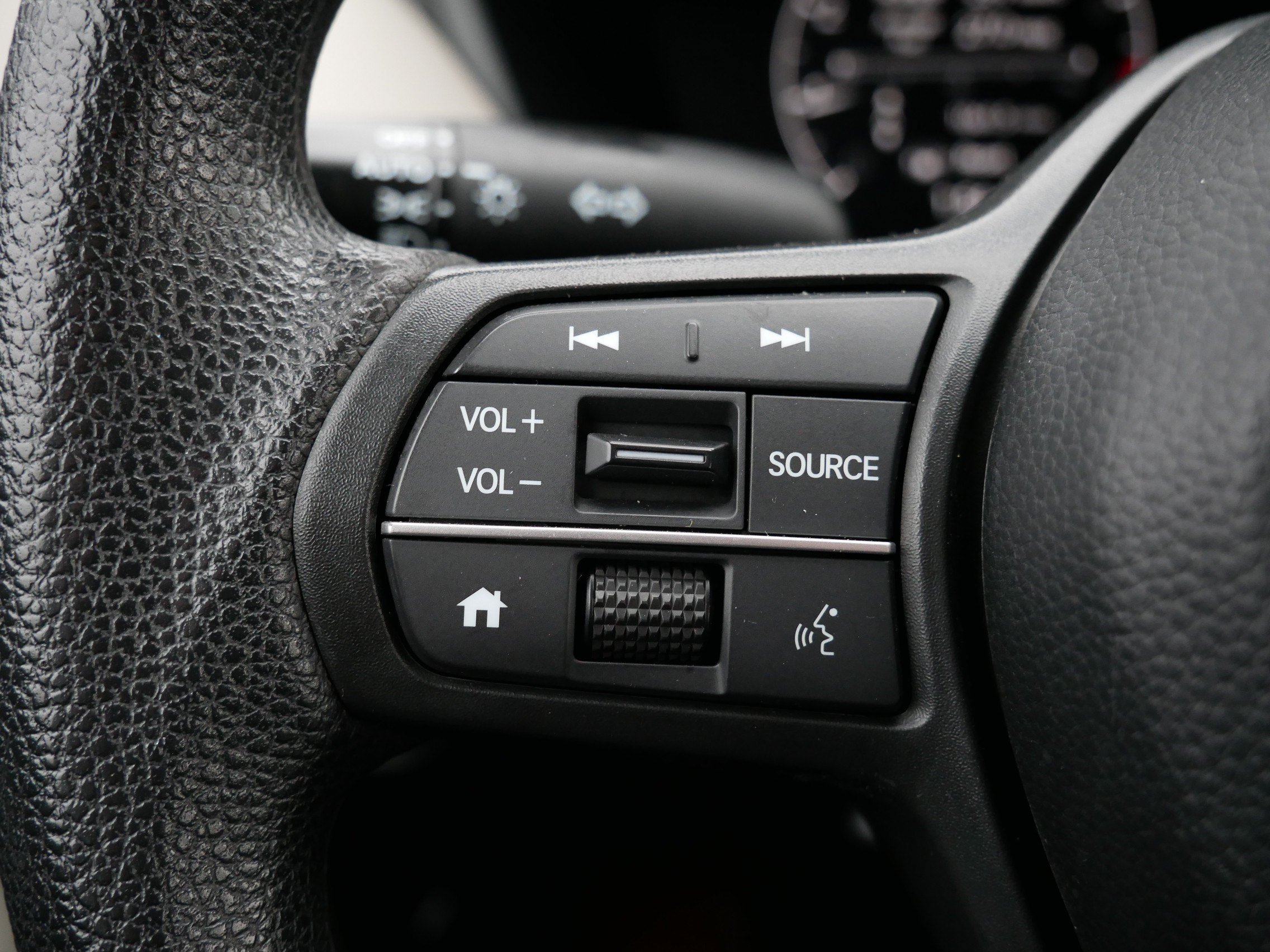 Certified 2023 Honda HR-V LX image 31