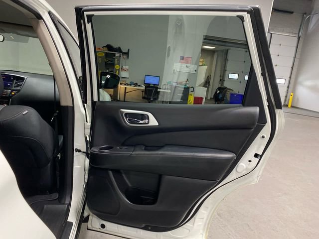 Used 2018 Nissan Pathfinder S AWD/4WD image 26