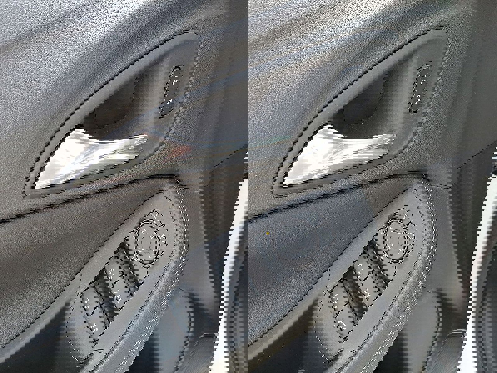 Used 2023 Buick Encore GX Preferred w/ Cold Weather Comfort Package image 21