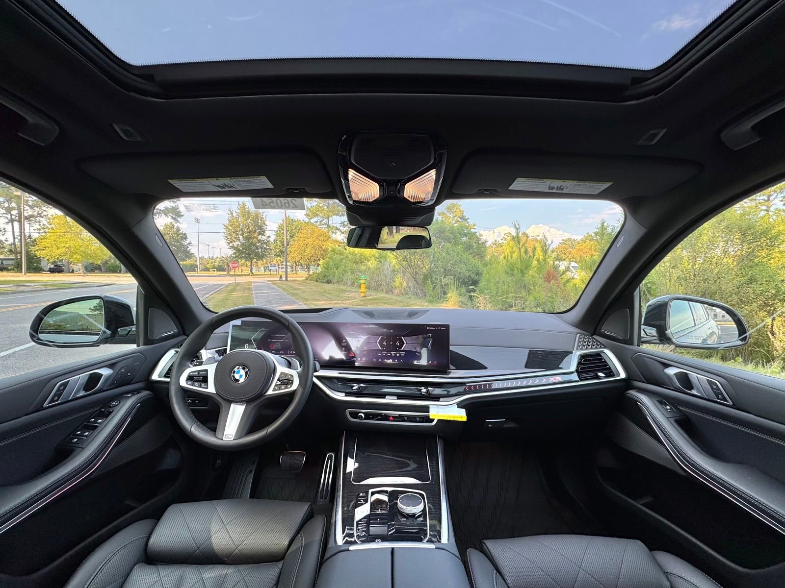 Used 2026 BMW X5 xDrive40i w/ M Sport Package image 2