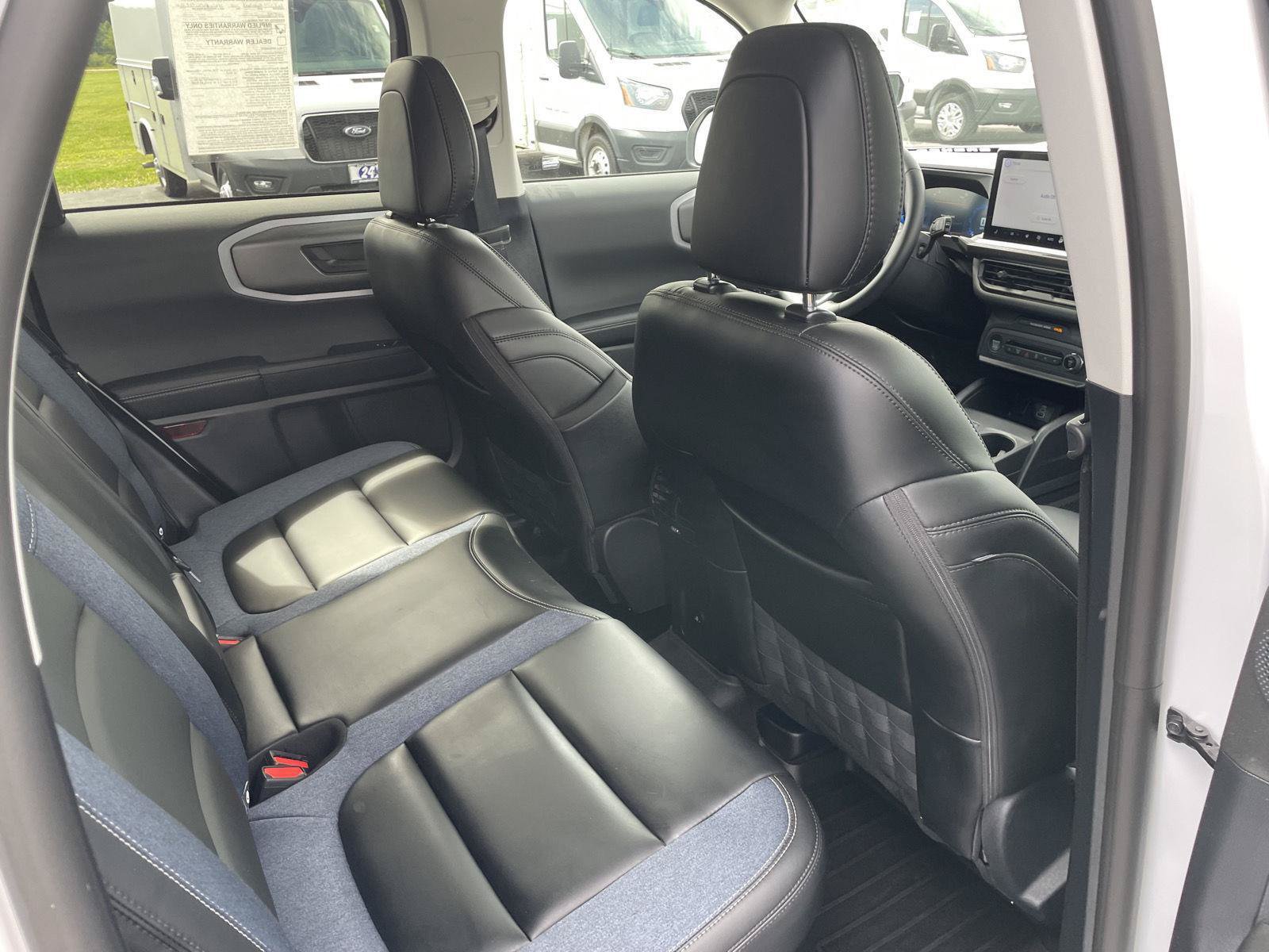 Used 2025 Ford Bronco Sport Outer Banks w/ Outer Banks Tech Package+ AWD/4WD image 29