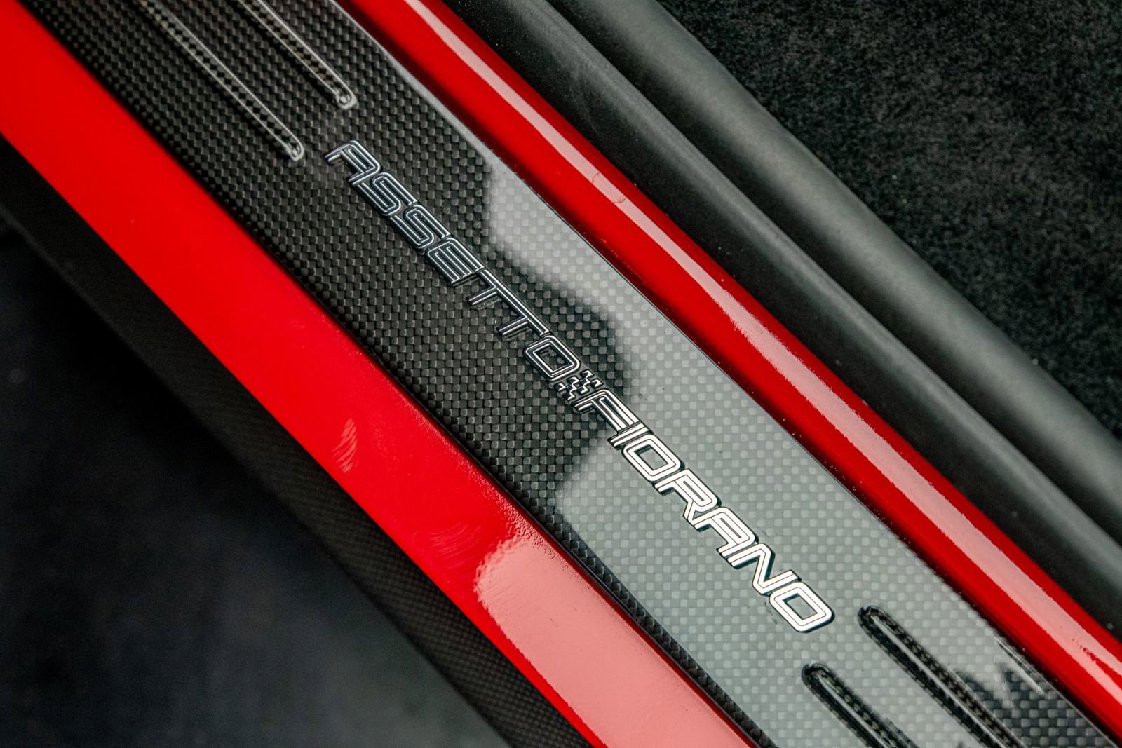 Used 2022 Ferrari SF90 Spider image 41