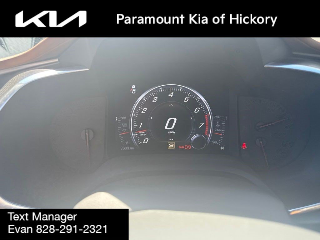 Used 2015 Chevrolet Corvette Z06 w/ 3LZ Preferred Equipment Group RWD image 7