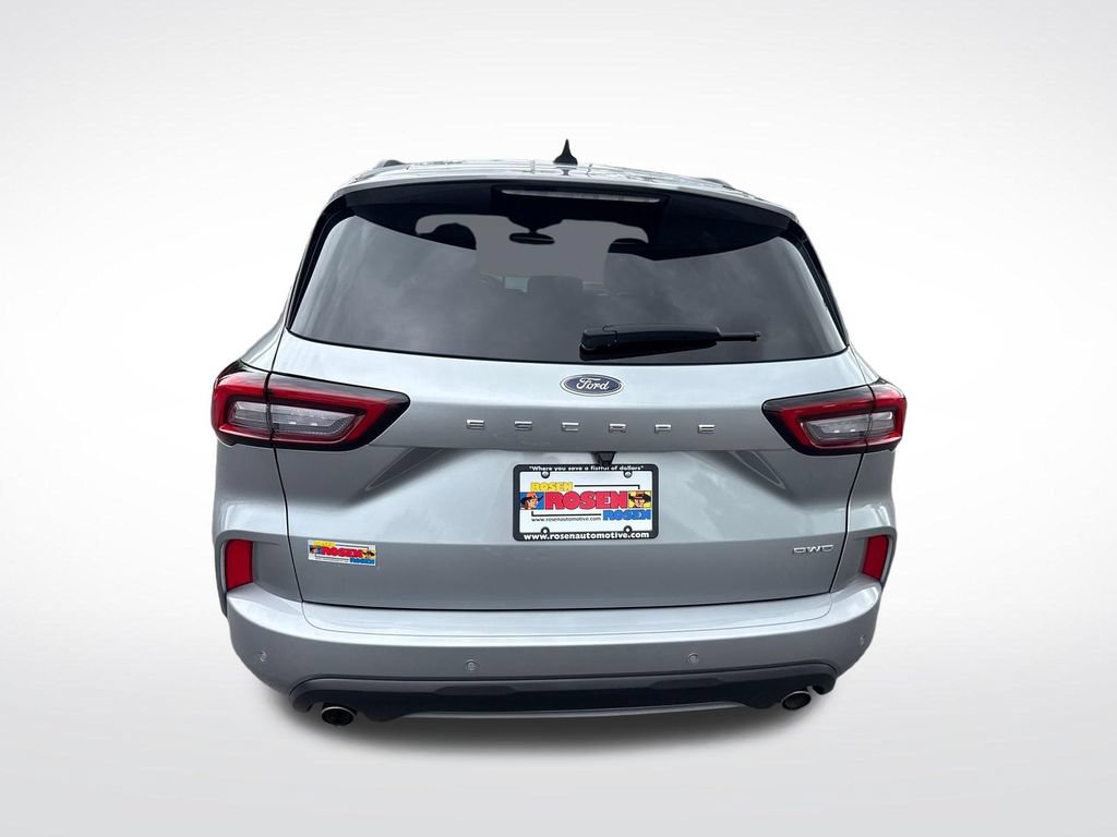Used 2023 Ford Escape ST-Line w/ Tech Pack #1 AWD/4WD image 4