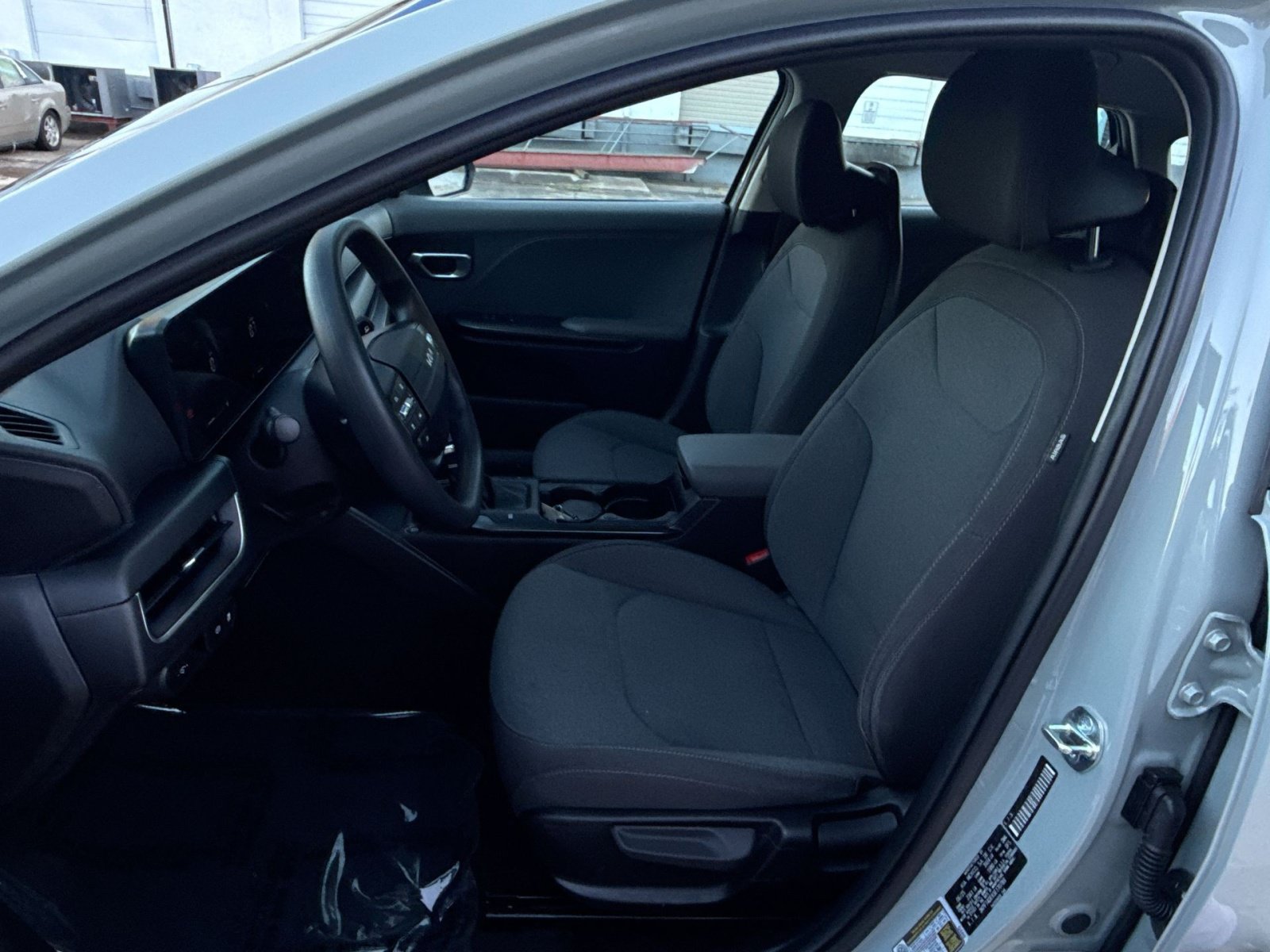 Used 2025 Kia K4 FWD image 18