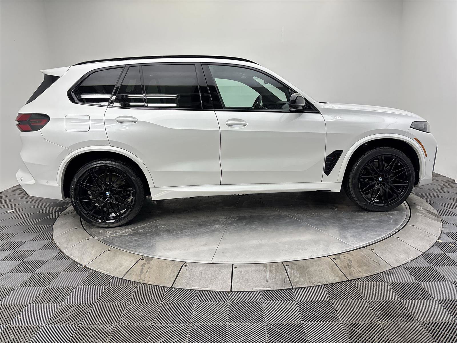 New 2026 BMW X5 M Competition image 17