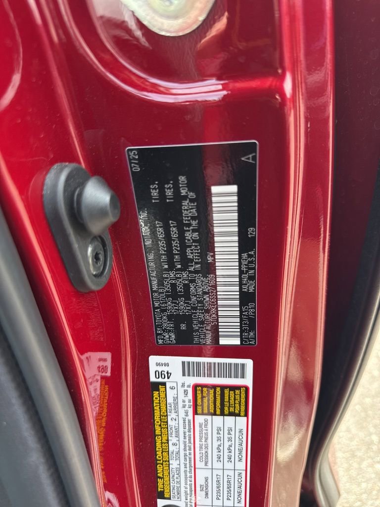 Used 2025 Toyota Sienna LE FWD image 37