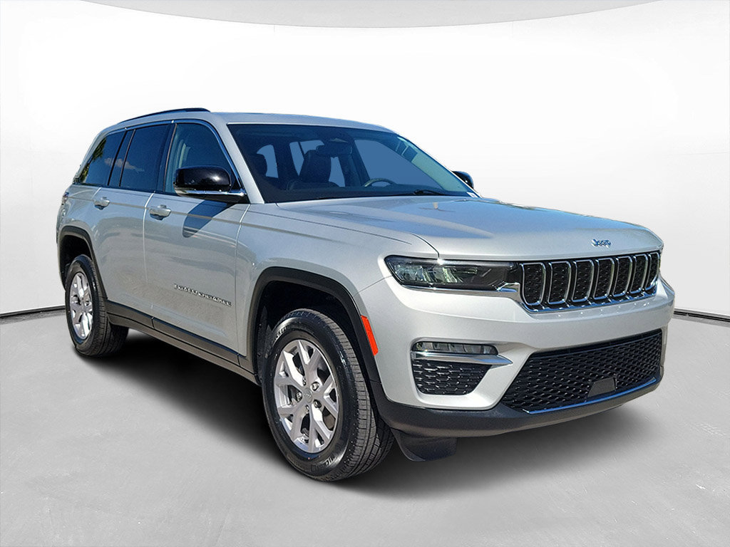 Used 2022 Jeep Grand Cherokee Limited AWD/4WD image 3