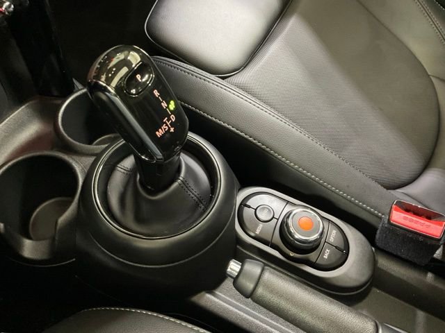 Used 2022 MINI Cooper S w/ Premium Package image 25