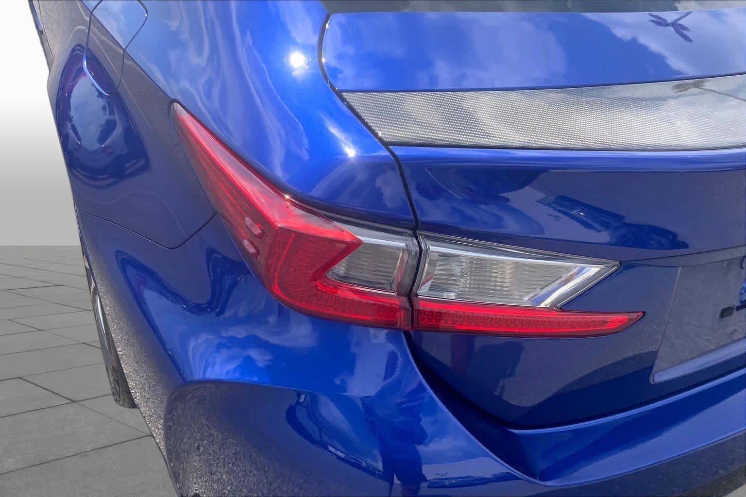 Used 2015 Lexus RC F w/ Performance Package RWD image 29