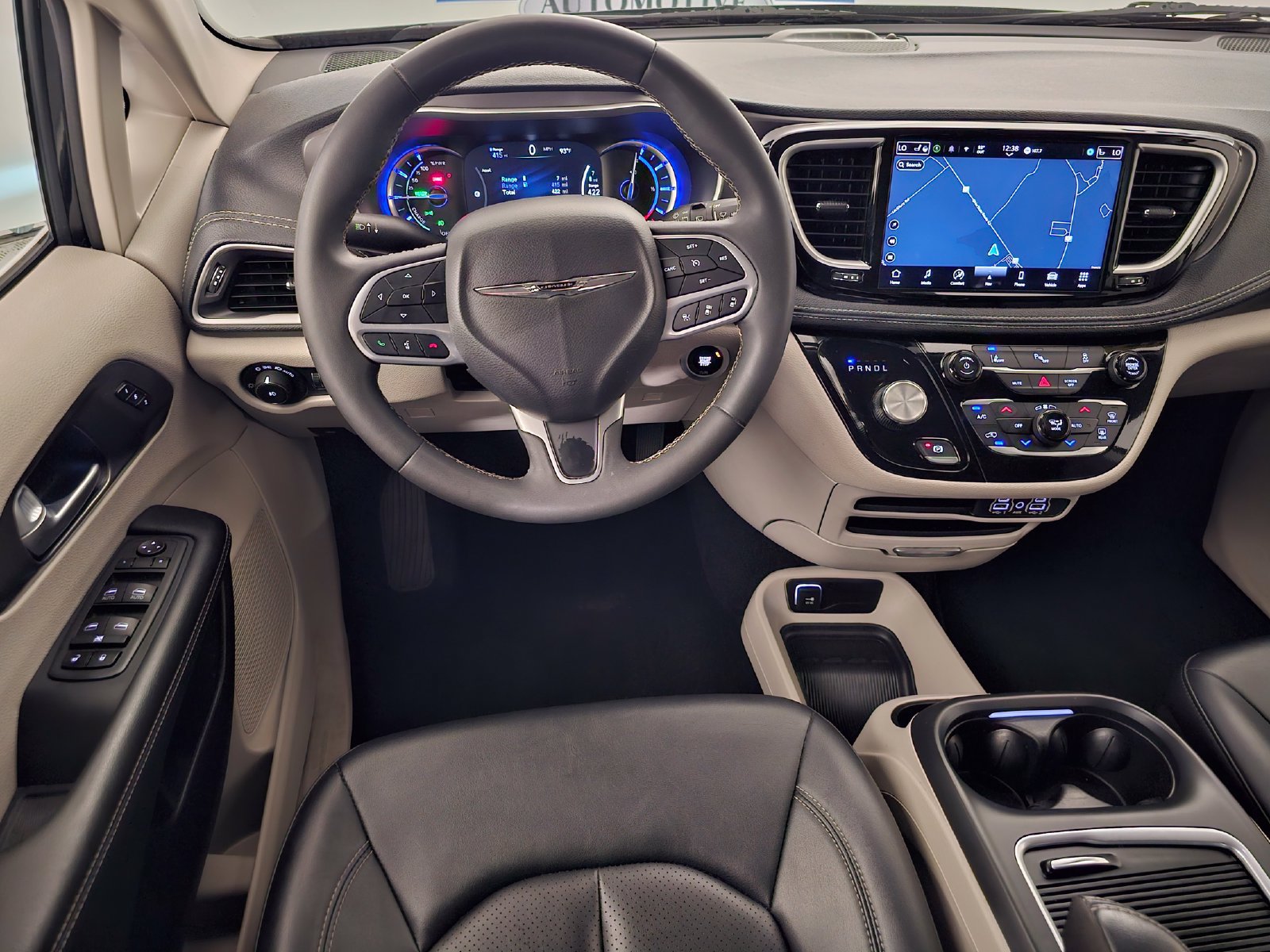 Used 2024 Chrysler Pacifica Limited FWD image 8