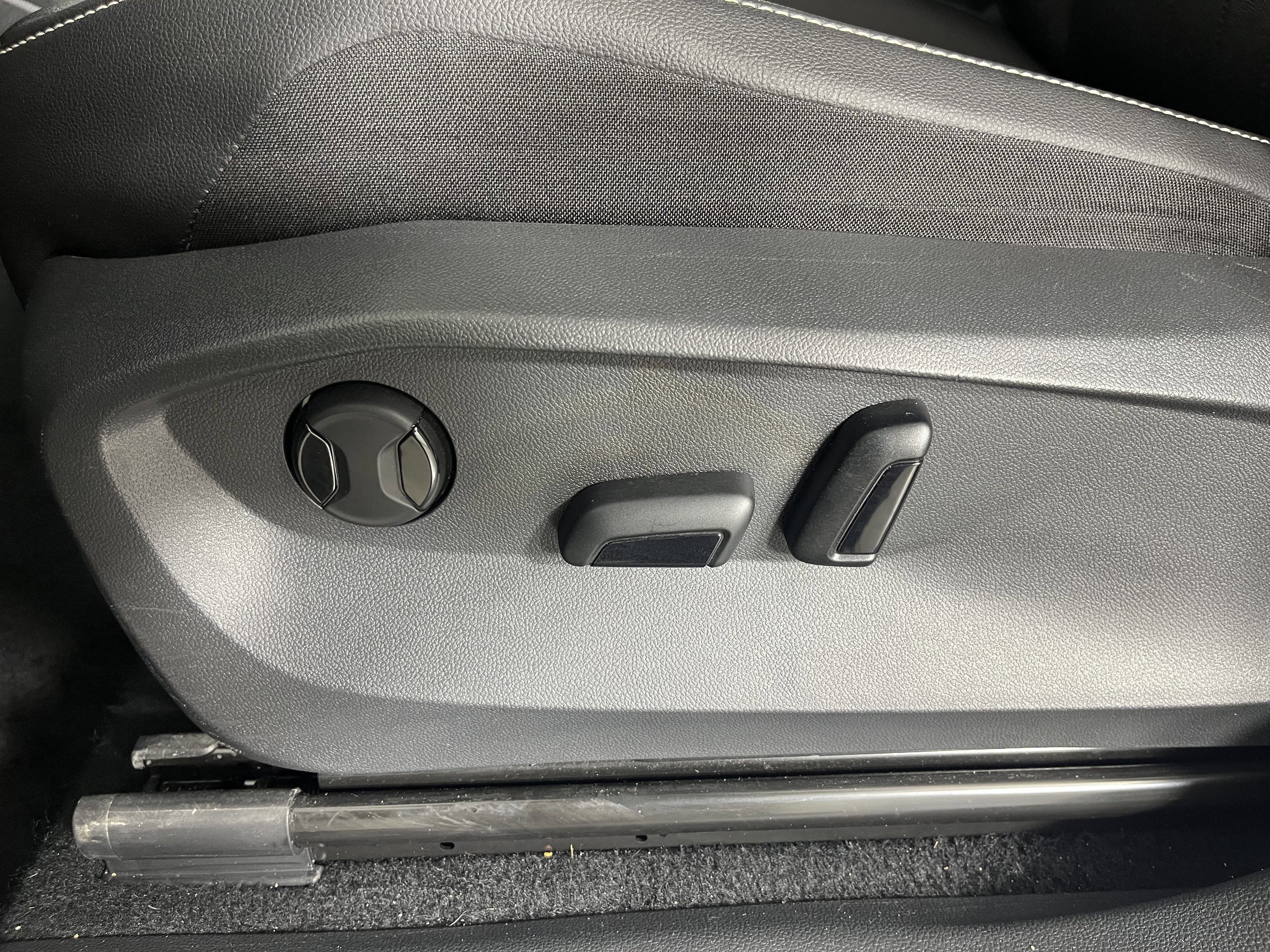 Certified 2022 Volkswagen Tiguan SE AWD/4WD image 23