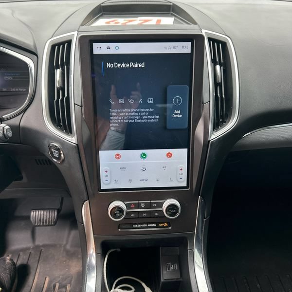Used 2021 Ford Edge Titanium FWD image 4