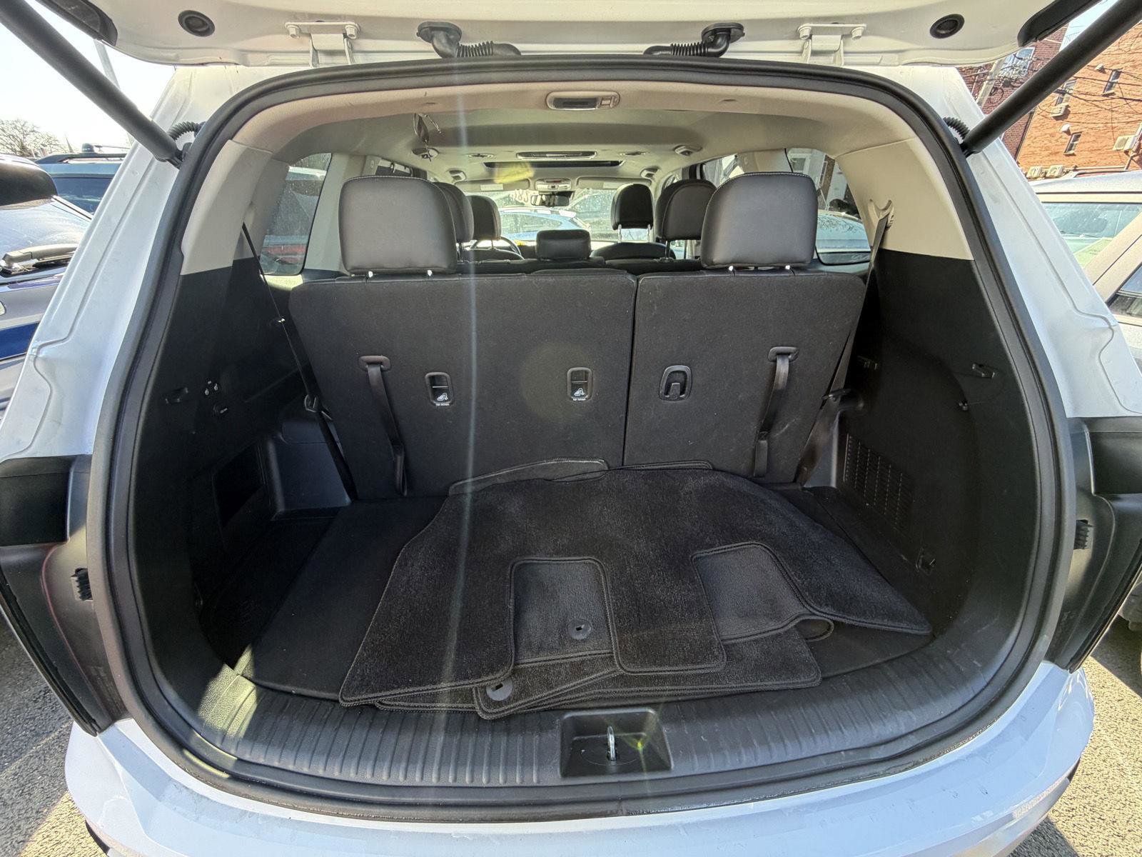 Used 2024 Kia Telluride EX image 19