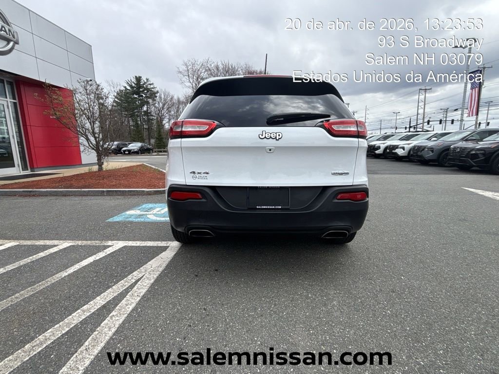 Used 2017 Jeep Cherokee Latitude w/ Cold Weather Group image 16