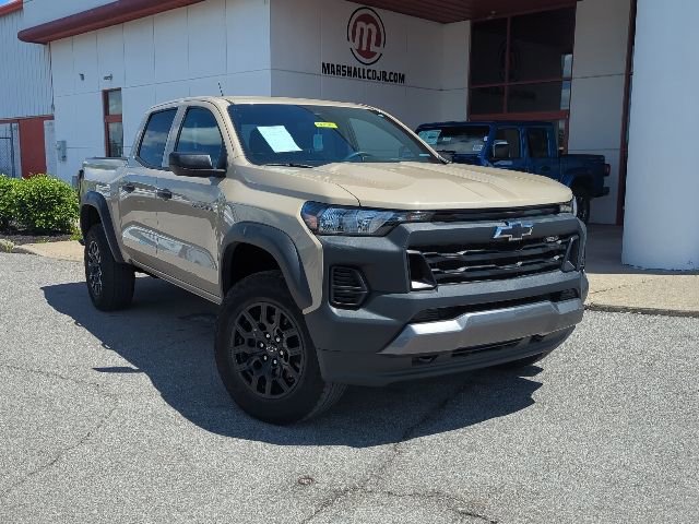 Used 2023 Chevrolet Colorado Trail Boss w/ Advanced Trailering Package AWD/4WD image 3