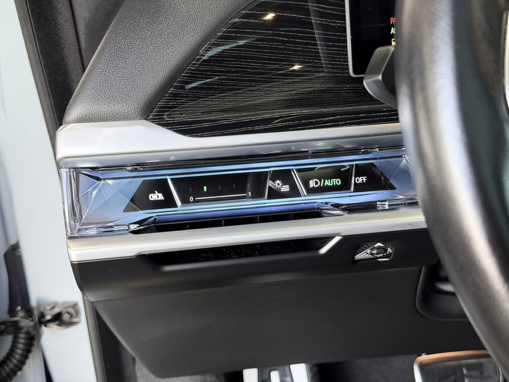 Used 2024 BMW 760i xDrive w/ Executive Package image 20