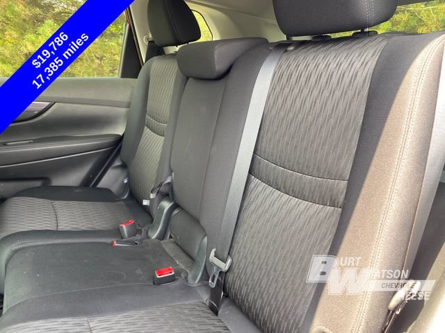 Used 2020 Nissan Rogue S FWD image 17