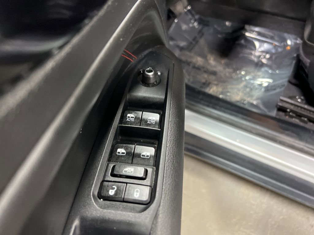 Used 2025 Jeep Compass Trailhawk image 23