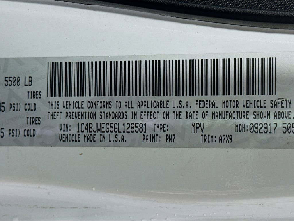 Used 2016 Jeep Wrangler Unlimited Sahara image 30