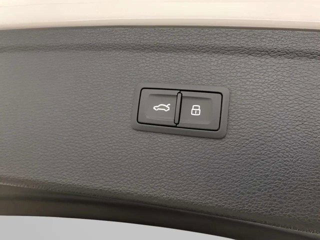 Used 2023 Audi Q5 2.0T Premium w/ Convenience Package AWD/4WD image 10