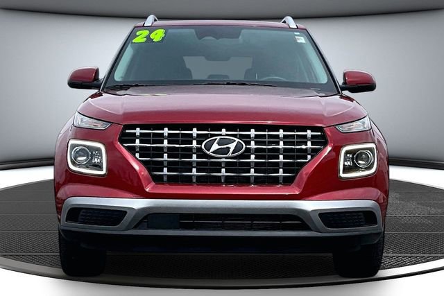 Used 2024 Hyundai Venue Limited FWD image 2
