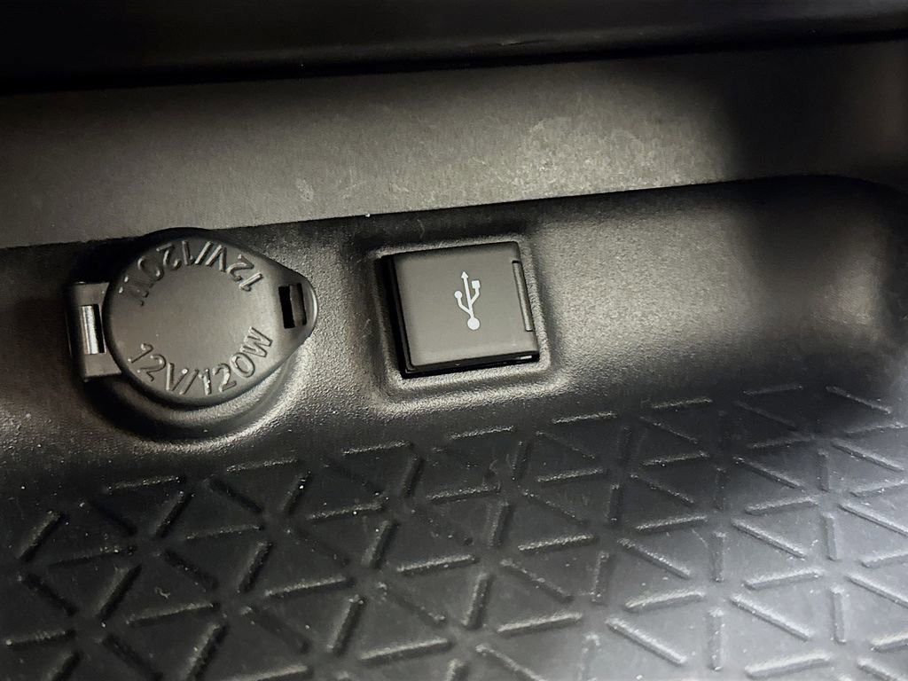 Used 2022 Toyota RAV4 XLE w/ Convenience Package image 19