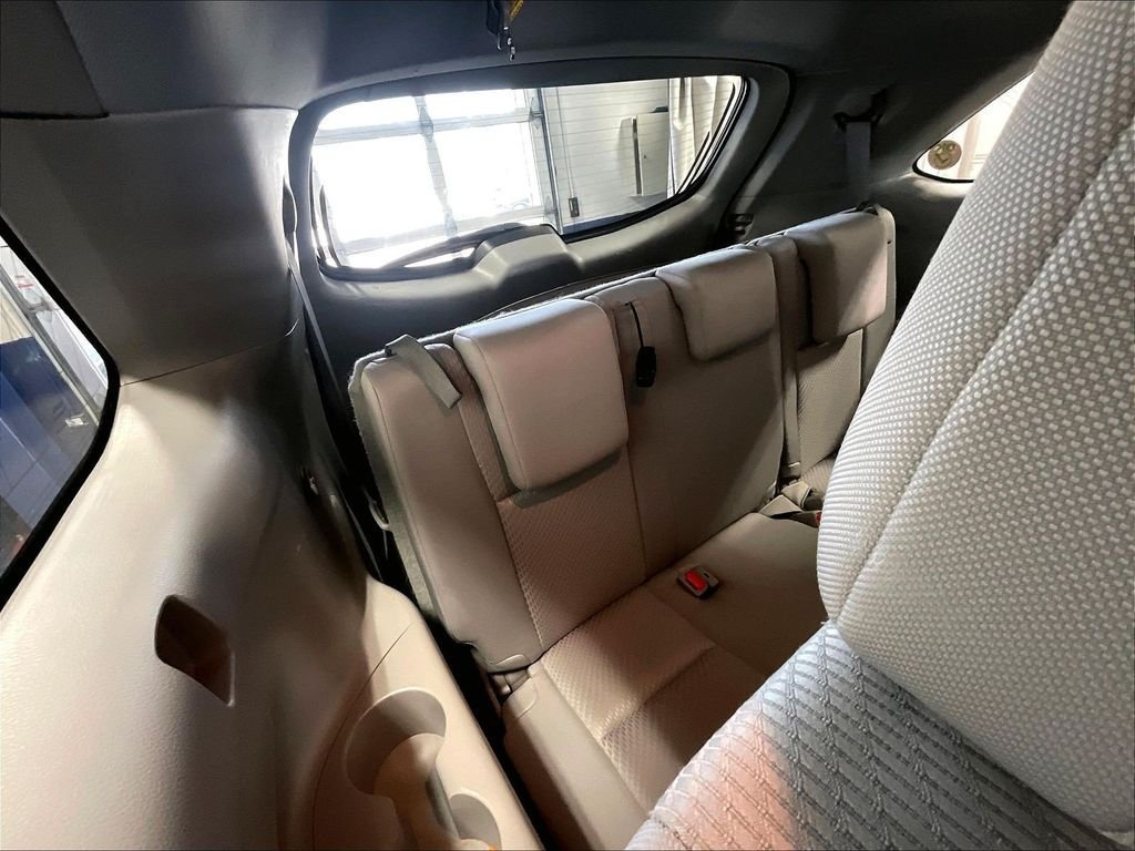 Used 2019 Toyota Highlander LE AWD/4WD image 17